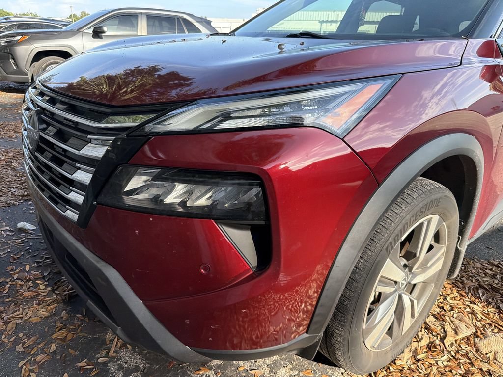 Used 2024 Nissan Rogue SL w/ SL Premium Package FWD image 3