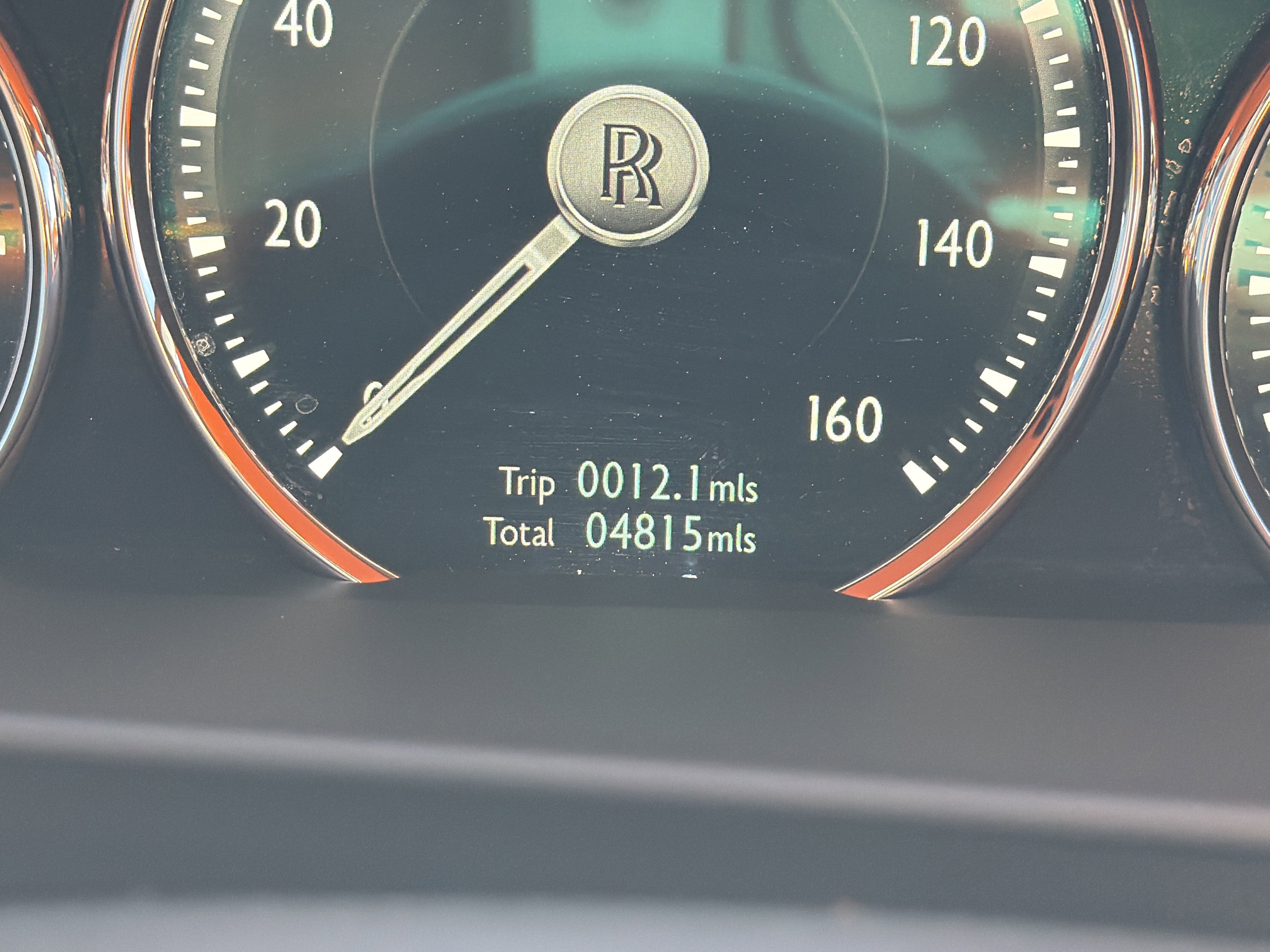 Used 2024 Rolls-Royce Cullinan w/ Dark Exterior Package image 24