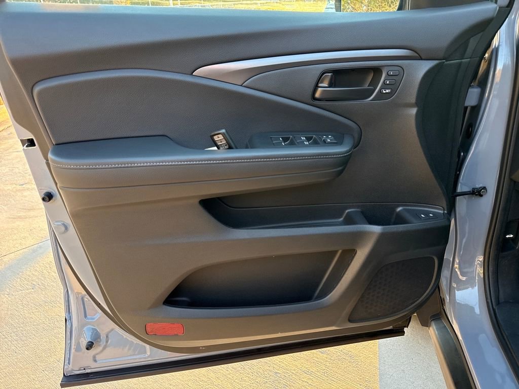 Used 2023 Honda Passport EX-L image 14