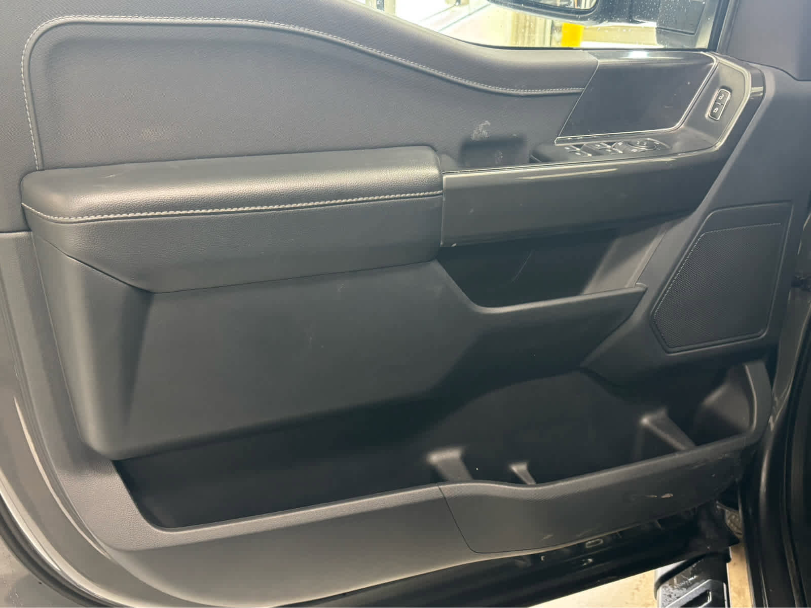 Used 2022 Ford F150 XLT w/ Equipment Group 302A High AWD/4WD image 11