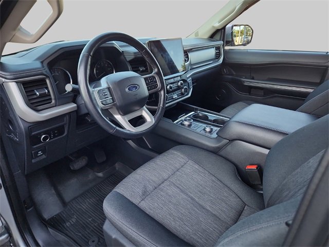 Used 2024 Ford Expedition XLT image 34