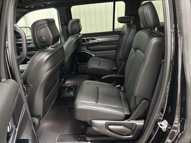 New 2026 Jeep Grand Wagoneer Limited w/ Premium Group II AWD/4WD image 35