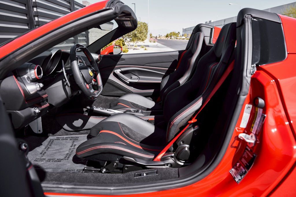 Used 2022 Ferrari F8 Tributo image 38