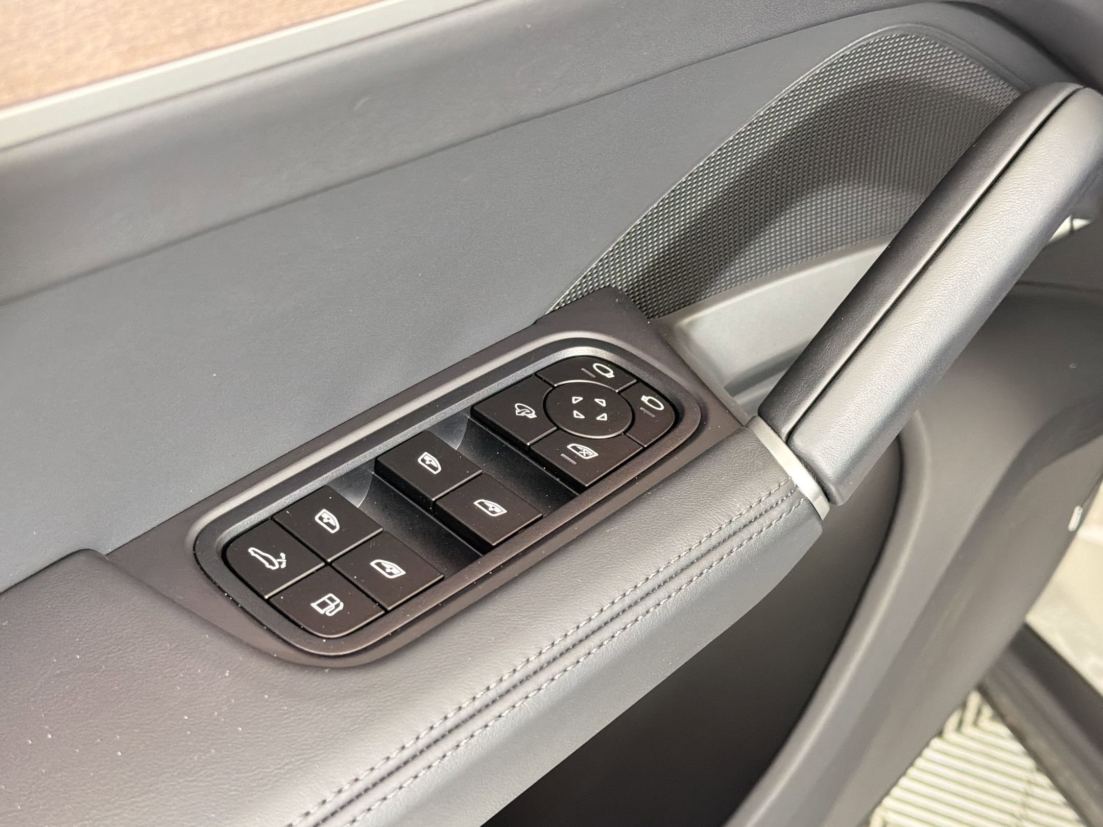 New 2026 Porsche Cayenne S image 22