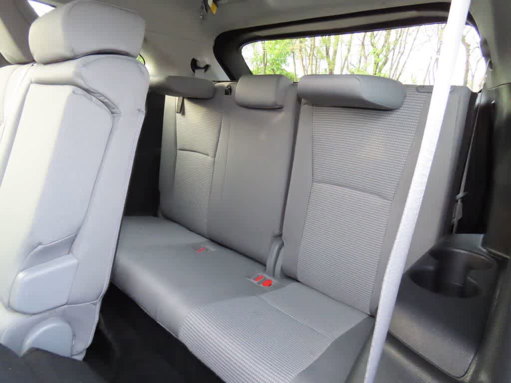 Used 2022 Toyota Highlander LE AWD/4WD image 16