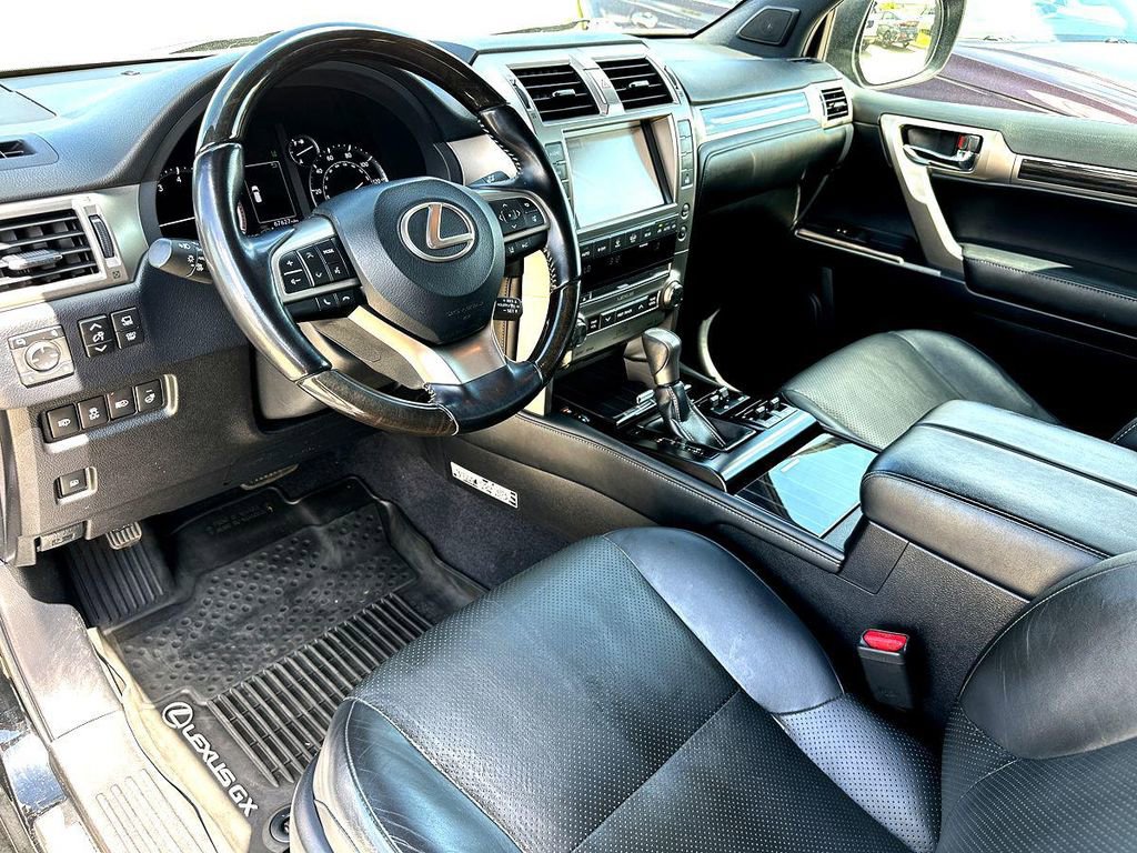 Used 2020 Lexus GX 460 Luxury w/ Accessory Package AWD/4WD image 14