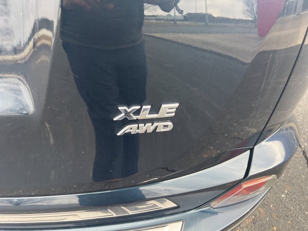 Used 2018 Toyota RAV4 XLE image 13