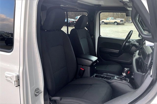 Used 2021 Jeep Gladiator Willys image 7