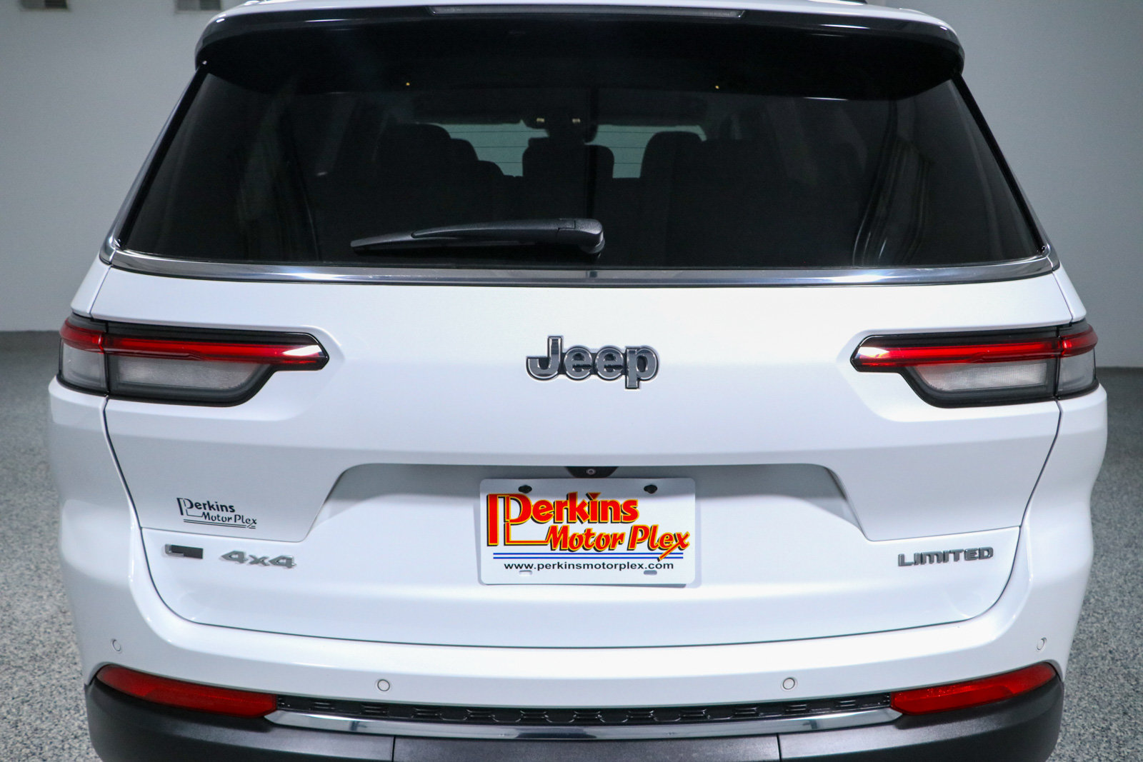 Used 2023 Jeep Grand Cherokee L Limited w/ Trailer Tow Group (B) AWD/4WD image 8