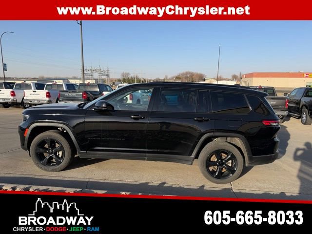 Used 2023 Jeep Grand Cherokee L Laredo image 4