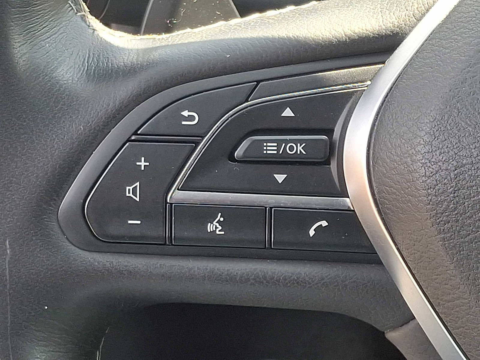 Used 2019 INFINITI QX50 Essential w/ Premium Heat Package image 23