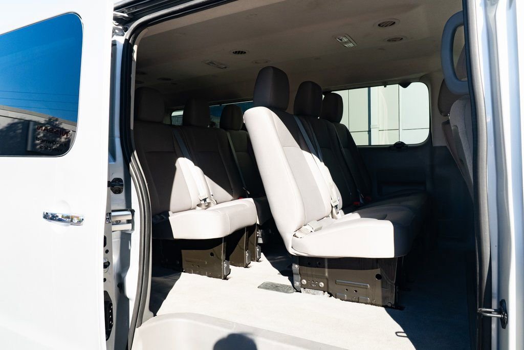 Used 2020 Nissan NV 3500 SV RWD image 21