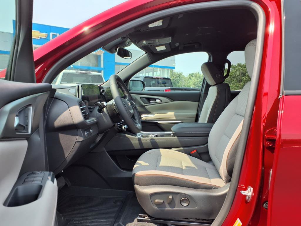 New 2026 Chevrolet Traverse LT w/ LPO, Floor Liner Package image 18