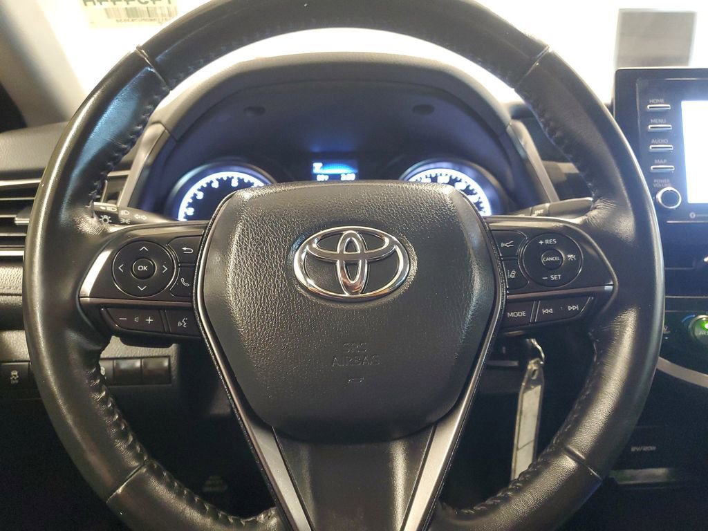 Used 2023 Toyota Camry SE image 19