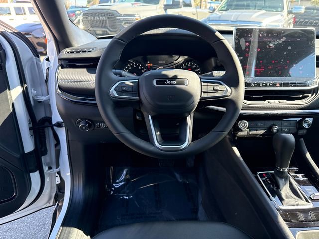 New 2026 Jeep Compass Latitude image 17