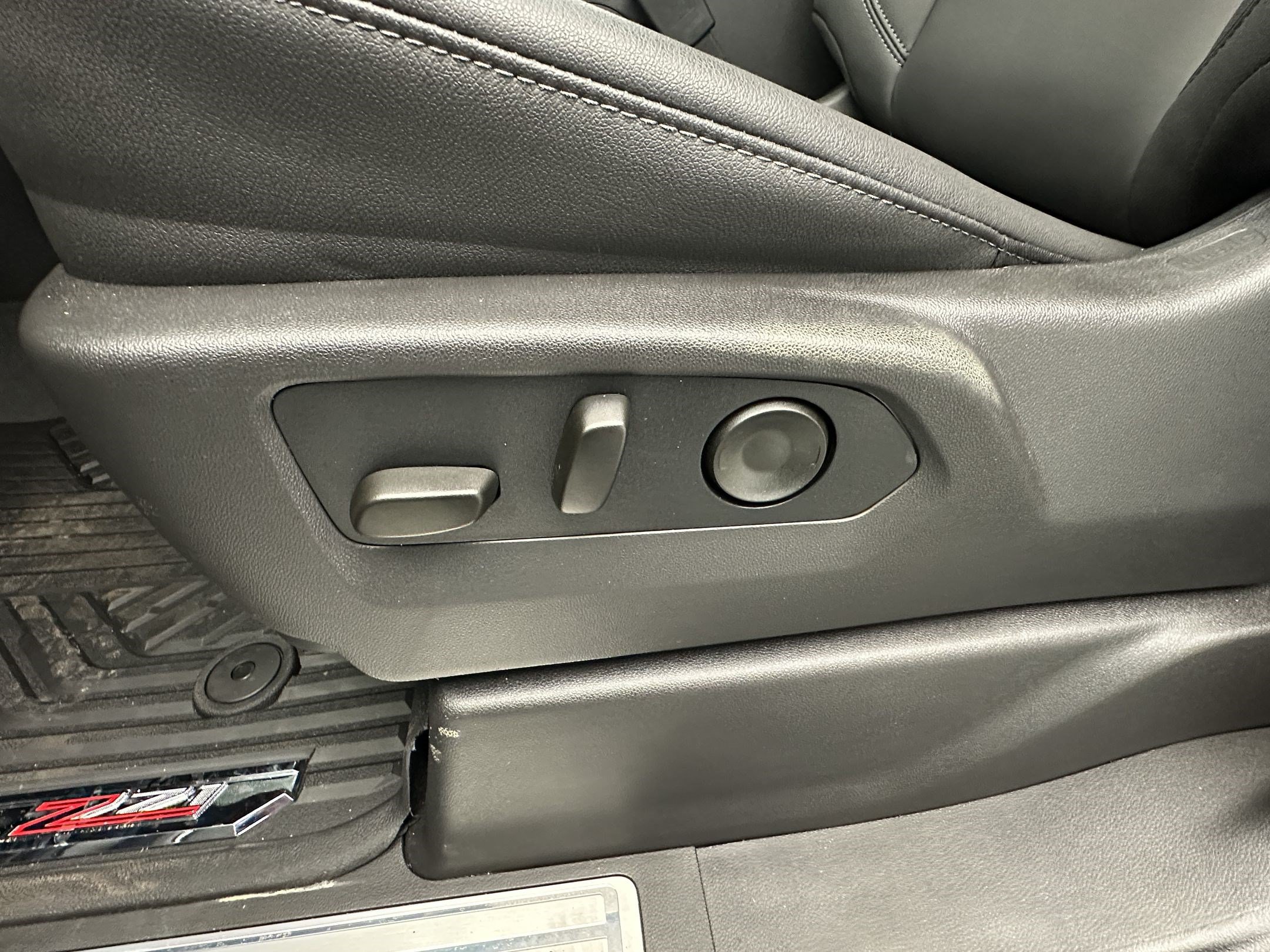 New 2026 Chevrolet Silverado 1500 LT Trail Boss w/ Convenience Package II AWD/4WD image 15
