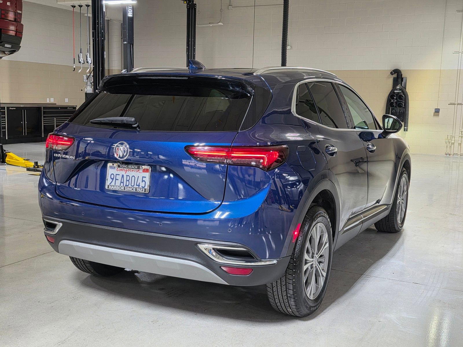 Used 2023 Buick Envision Preferred image 7