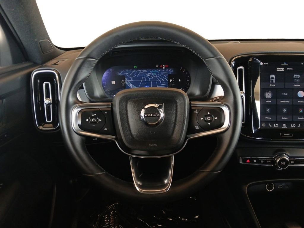 Used 2024 Volvo XC40 B5 Core AWD/4WD image 12