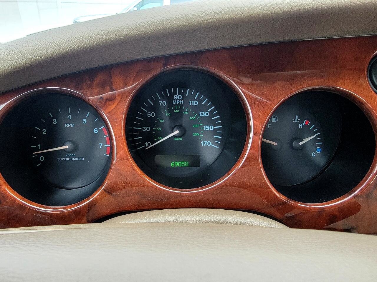 Used 2000 Jaguar XK8 Convertible image 40