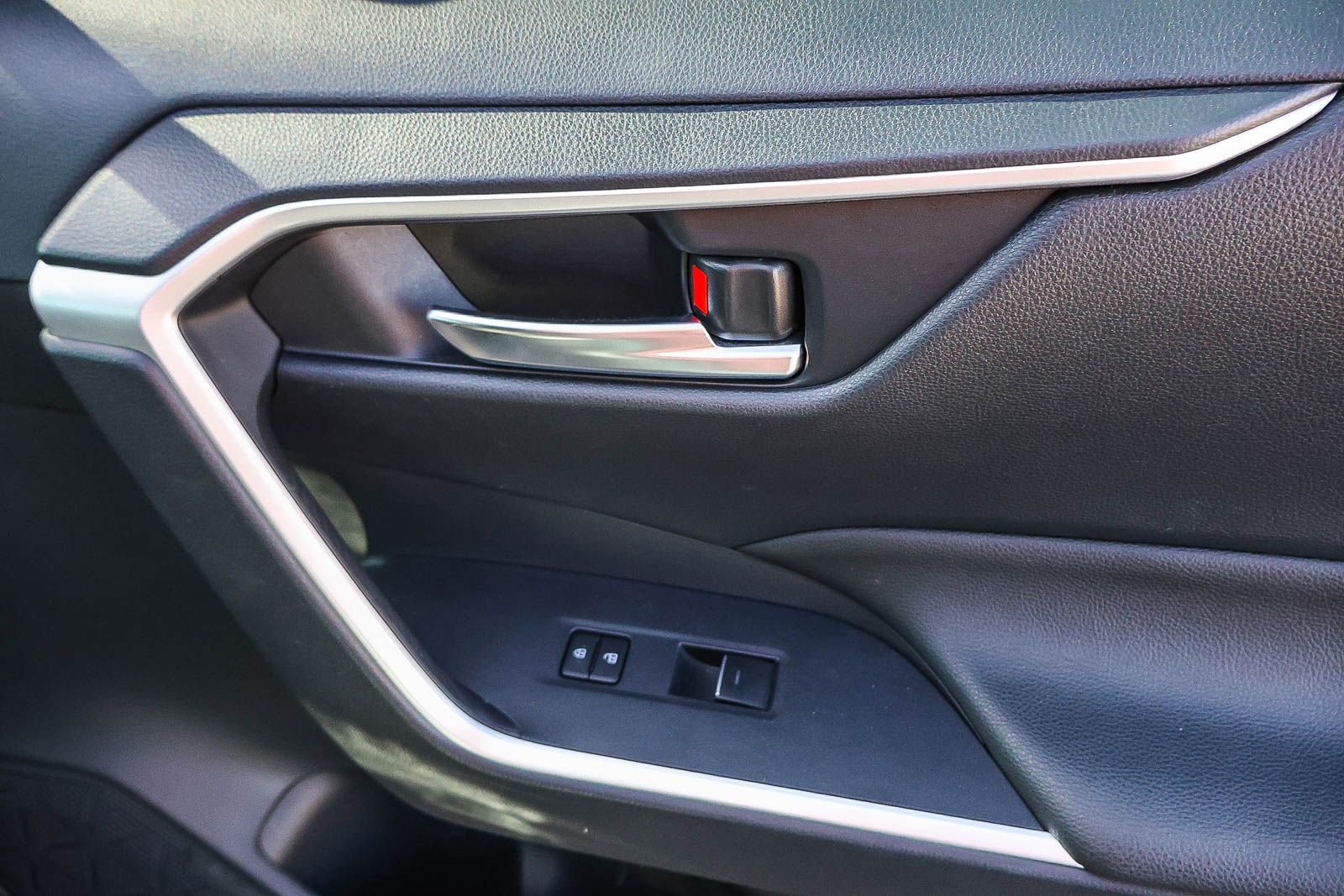 Used 2024 Toyota RAV4 XLE w/ Convenience Package image 20