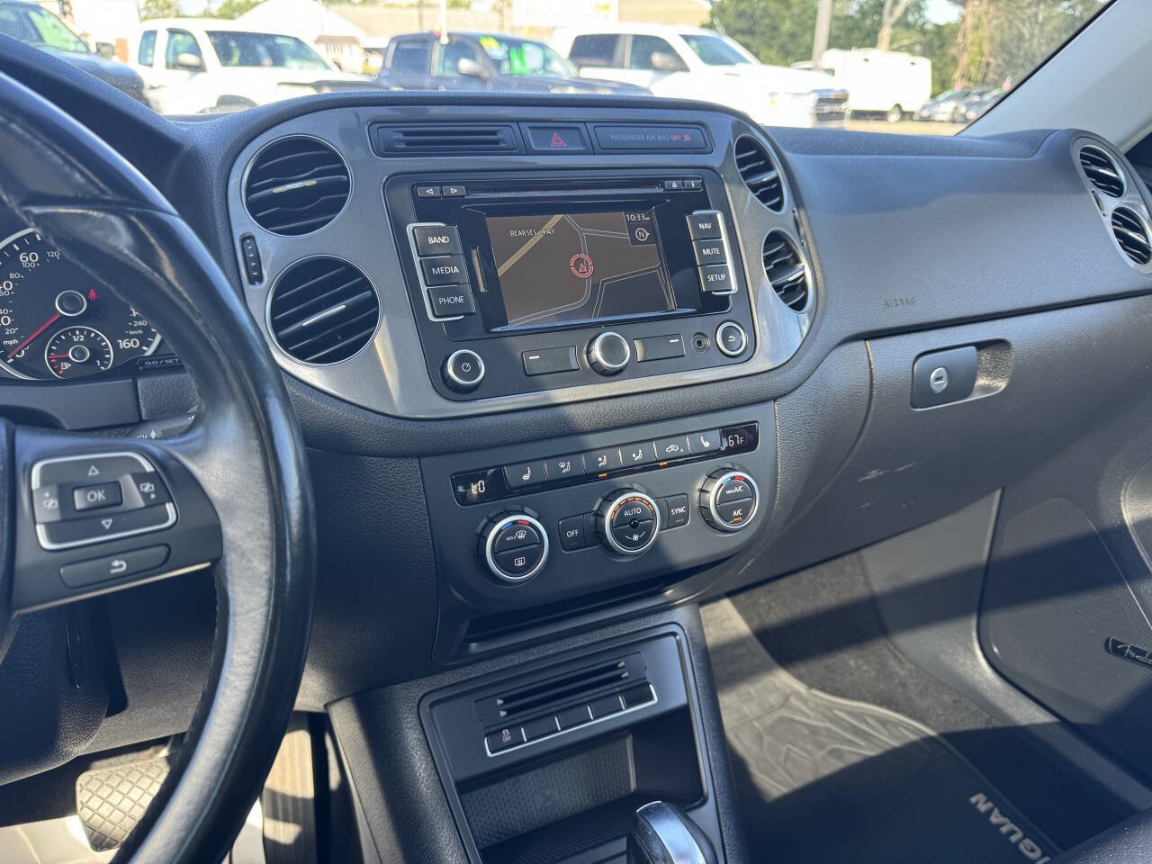 Used 2014 Volkswagen Tiguan SEL AWD/4WD image 23