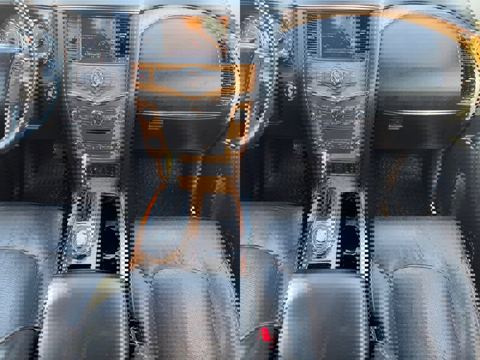 Used 2011 INFINITI QX56 Base w/ Theater Pkg image 14