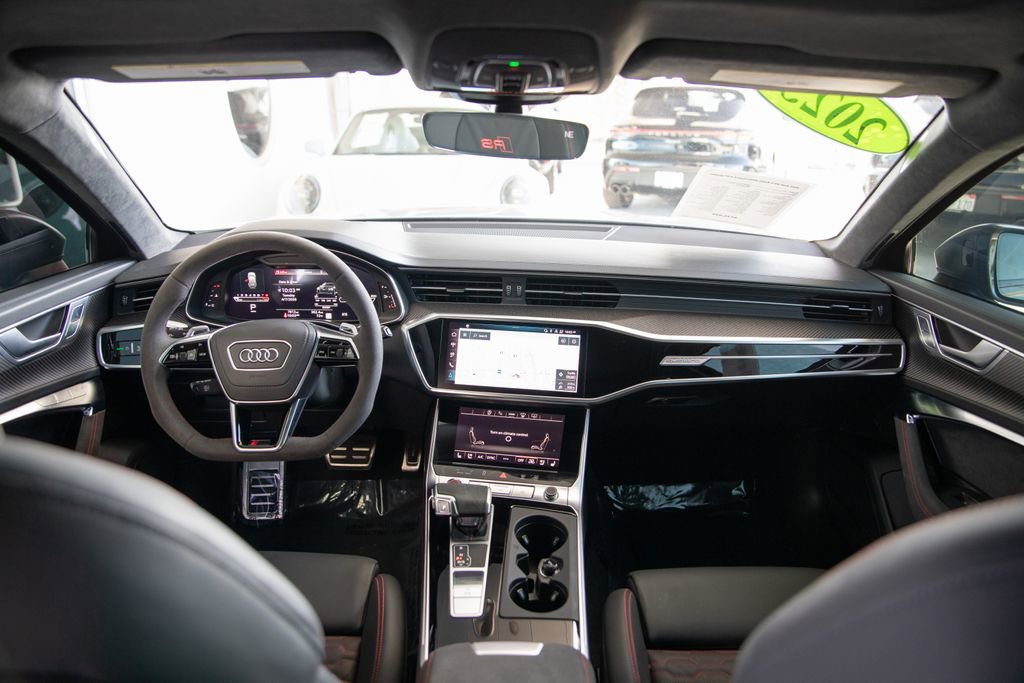 Used 2025 Audi RS 6 performance image 16