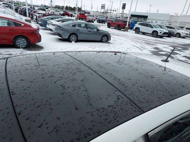 Used 2011 Toyota Venza AWD w/ Comfort Pkg image 11