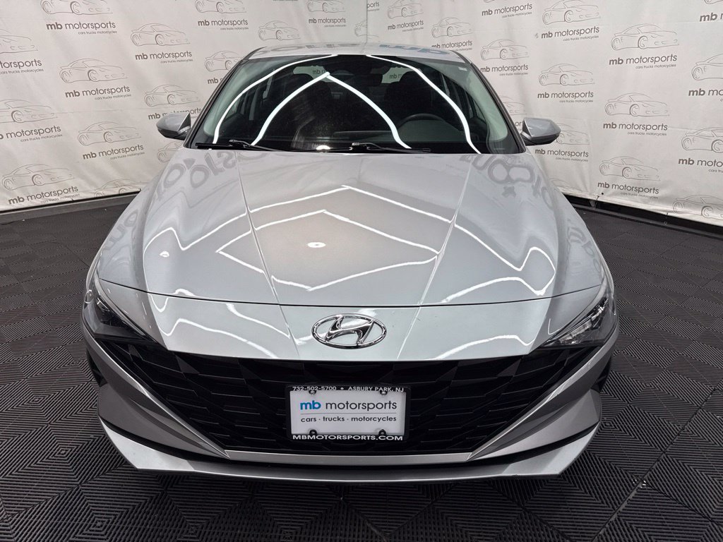 Used 2021 Hyundai Elantra SE FWD image 11