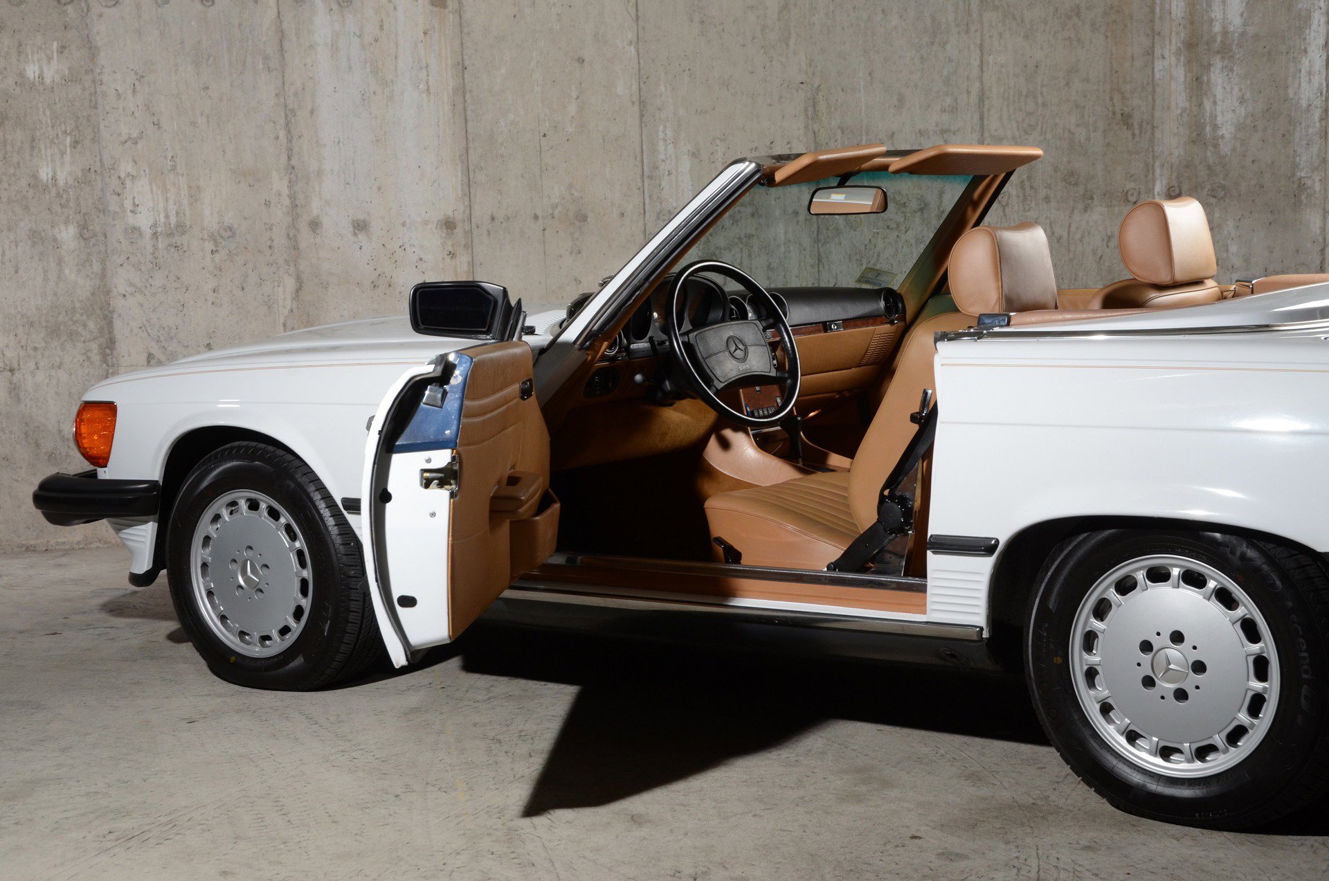 Used 1987 Mercedes-Benz 560 SL image 12