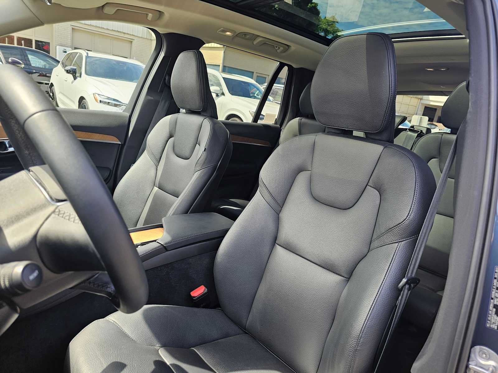 Certified 2024 Volvo XC90 B6 Plus w/ Protection Package Premier AWD/4WD image 22