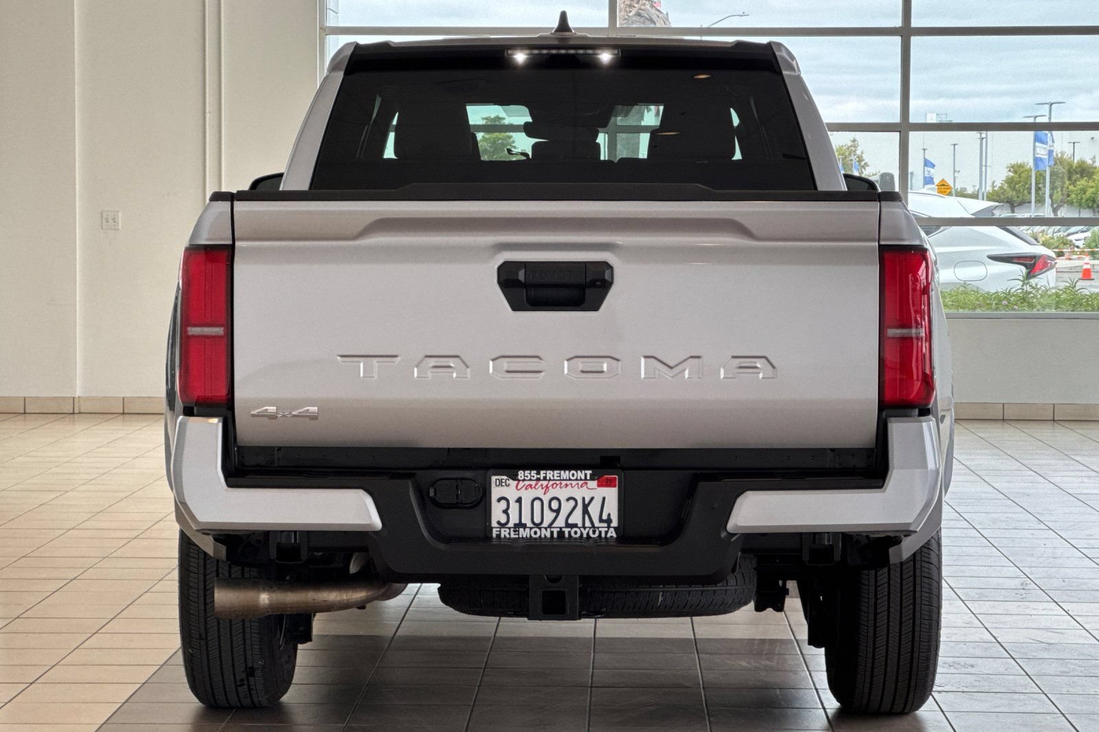 Certified 2025 Toyota Tacoma SR5 AWD/4WD image 5
