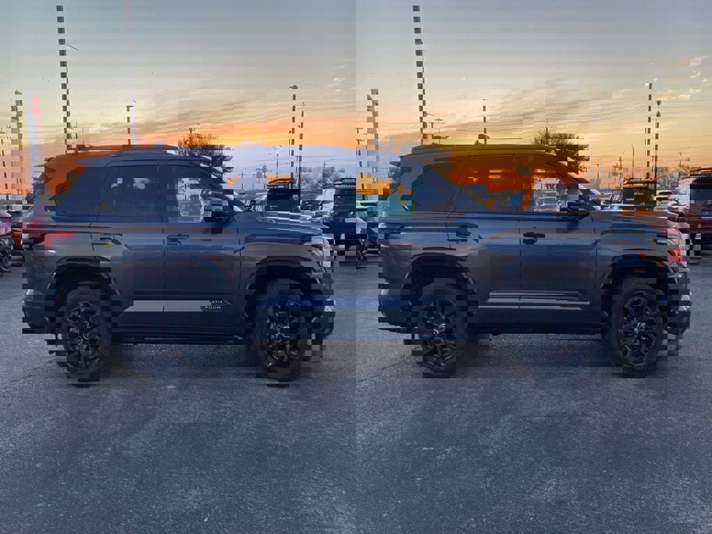 Used 2024 Toyota Sequoia Platinum image 4