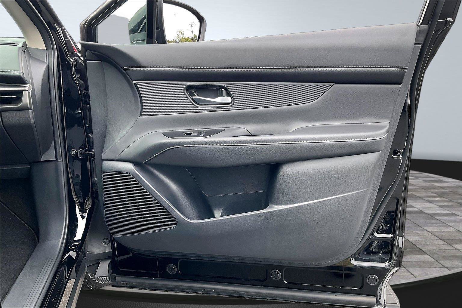 Certified 2025 Nissan Murano SV FWD image 24