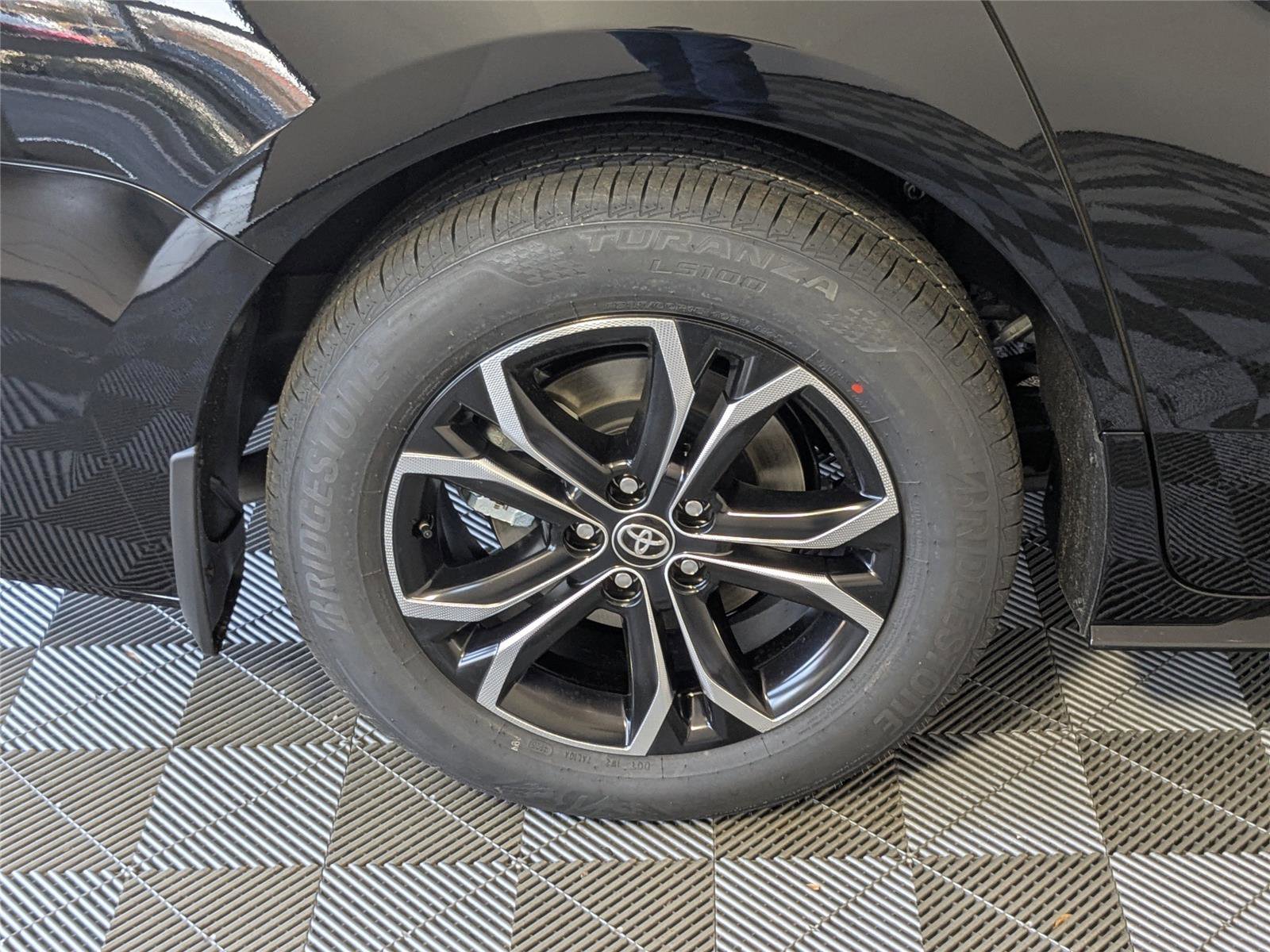 New 2026 Toyota Sienna Platinum image 8