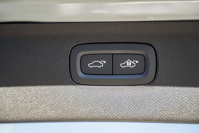 New 2026 Volvo XC90 T8 Ultra w/ Protection Package Premier image 11