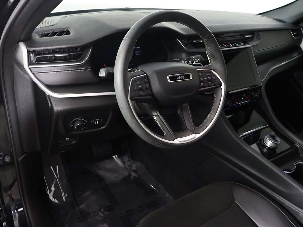 Used 2023 Jeep Grand Cherokee Altitude AWD/4WD image 26