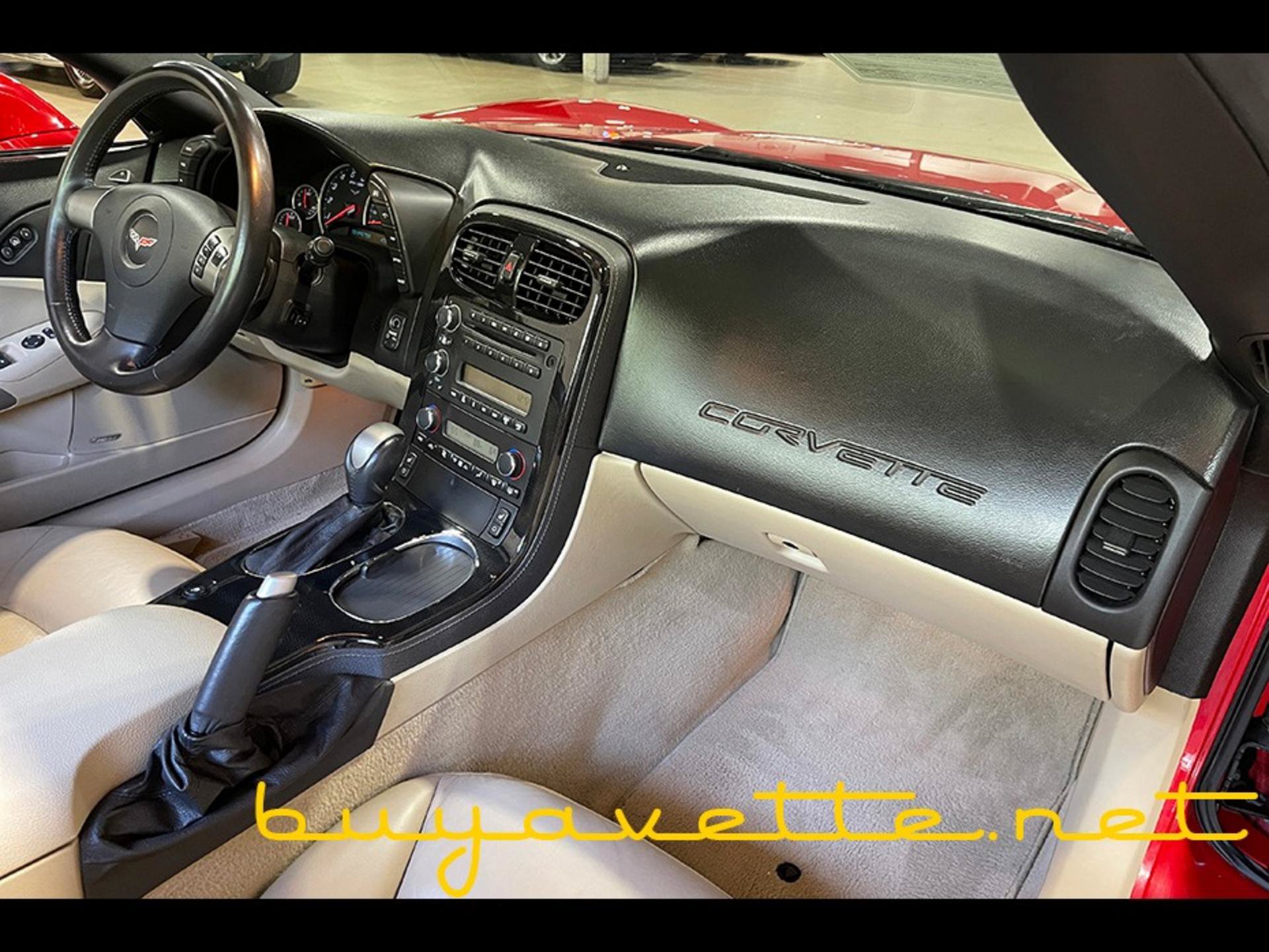 Used 2008 Chevrolet Corvette Convertible w/ Preferred Equipment Group RWD image 18