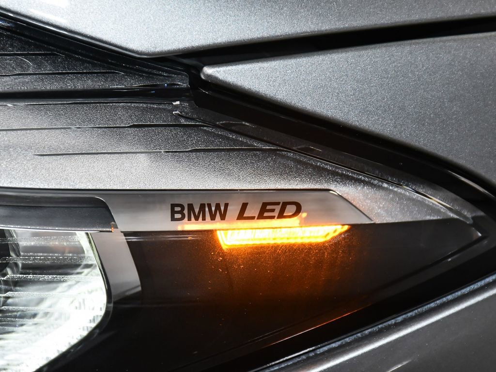 Used 2022 BMW 740i xDrive w/ M Sport Package image 86