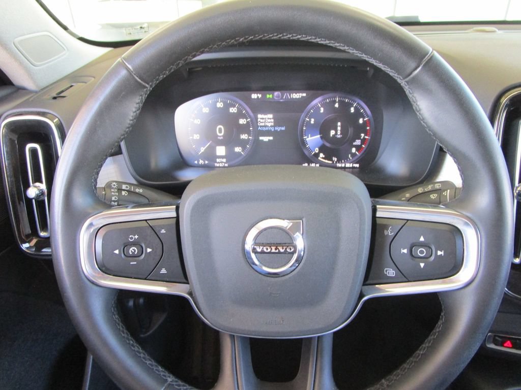 Used 2022 Volvo XC40 T5 Momentum AWD/4WD image 27
