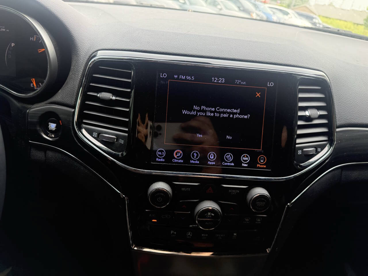 Used 2019 Jeep Grand Cherokee Limited AWD/4WD image 23