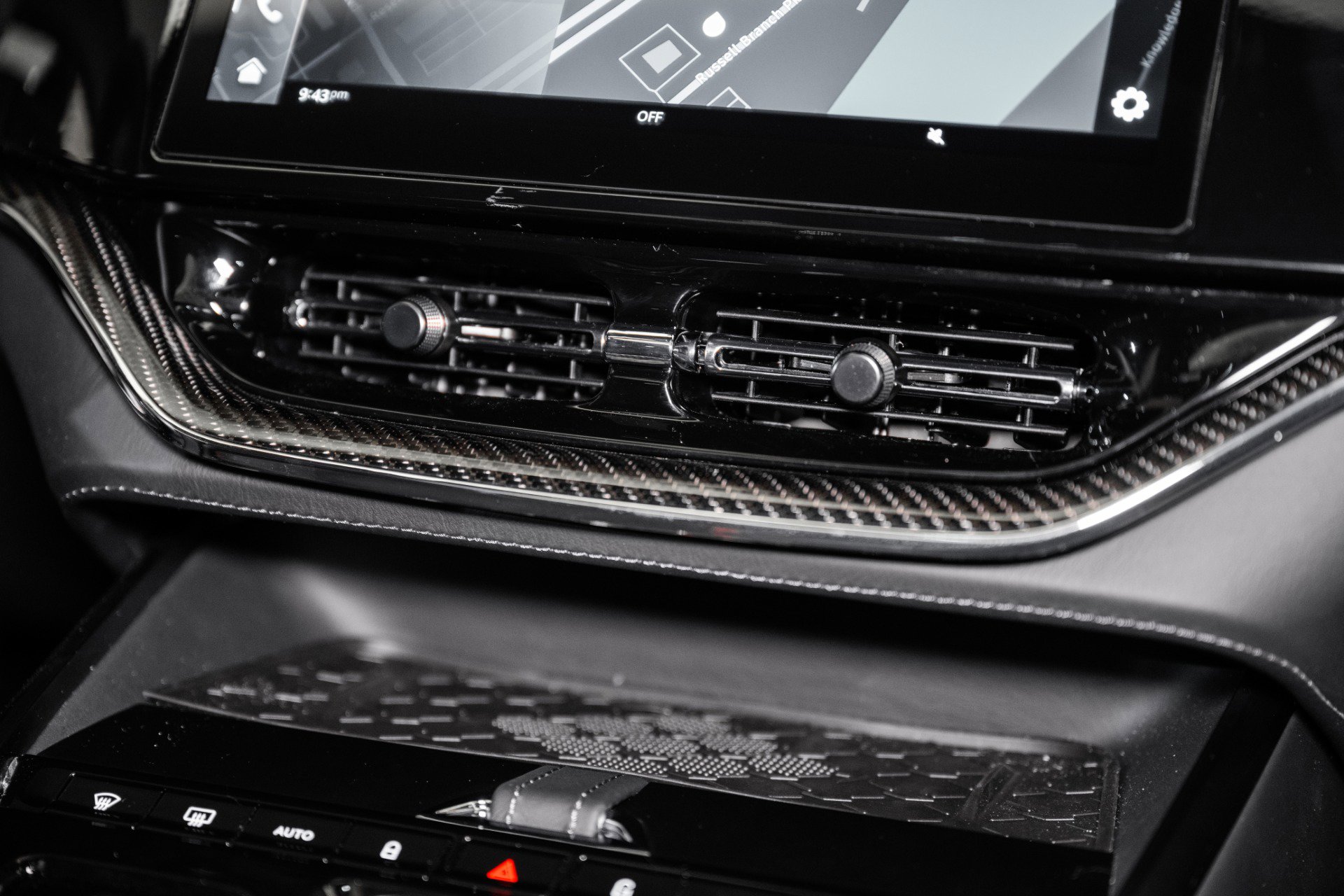 Used 2025 Aston Martin DBX 707 image 33