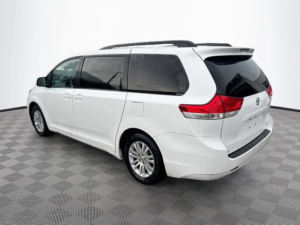 Used 2014 Toyota Sienna XLE FWD image 7