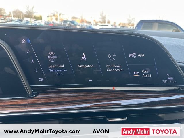 Used 2023 Cadillac Escalade Premium Luxury image 24