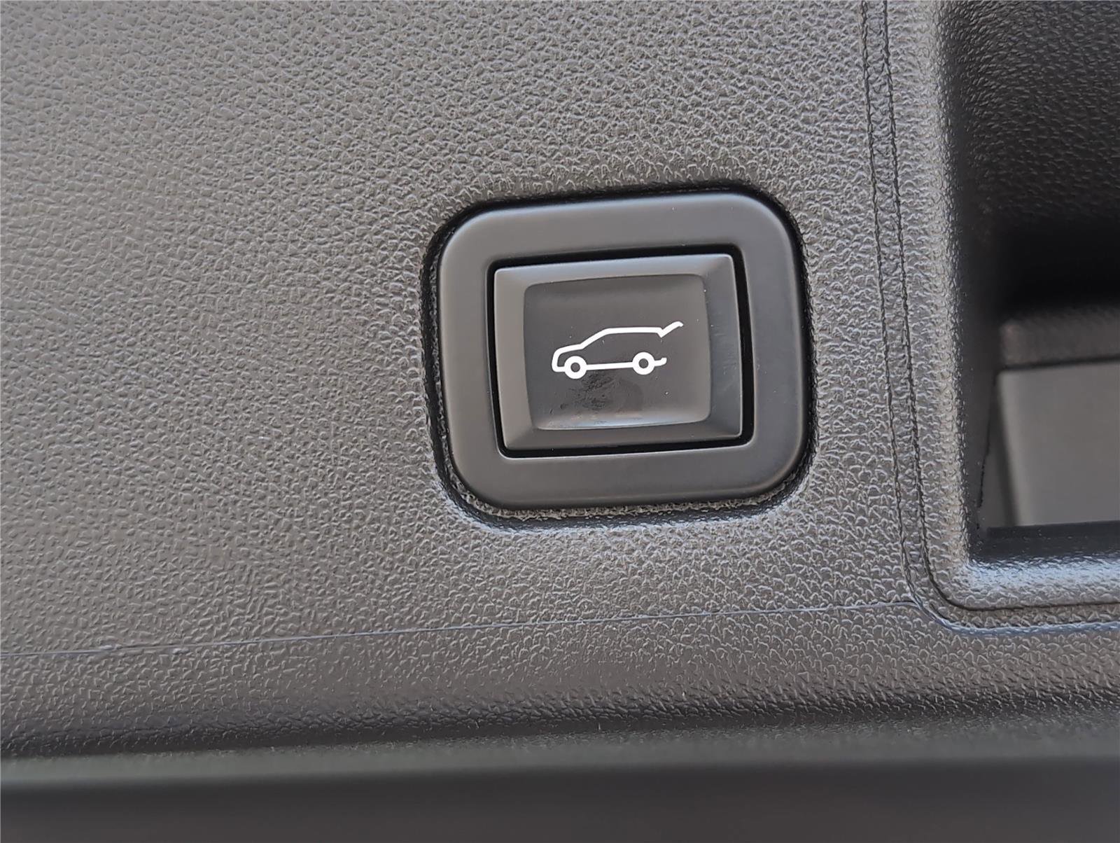 Used 2021 GMC Terrain SLT image 30