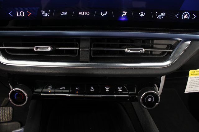 Used 2024 Chevrolet Equinox EV LT image 7