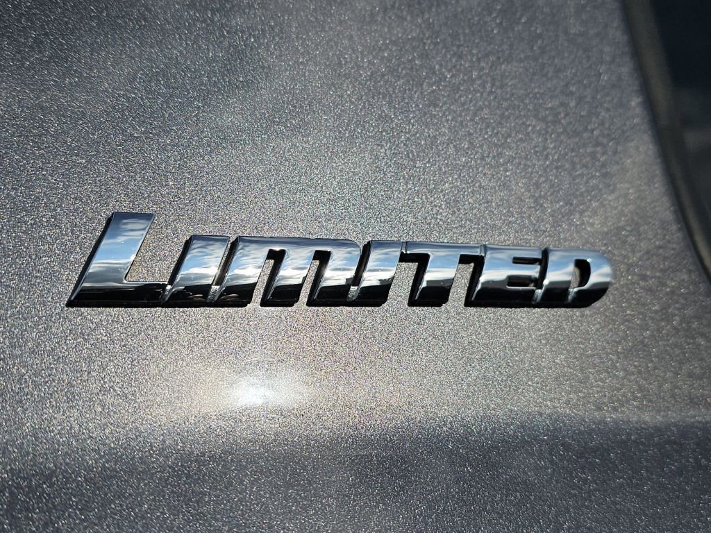 Used 2020 Toyota Tundra Limited w/ Limited Premium Package image 32