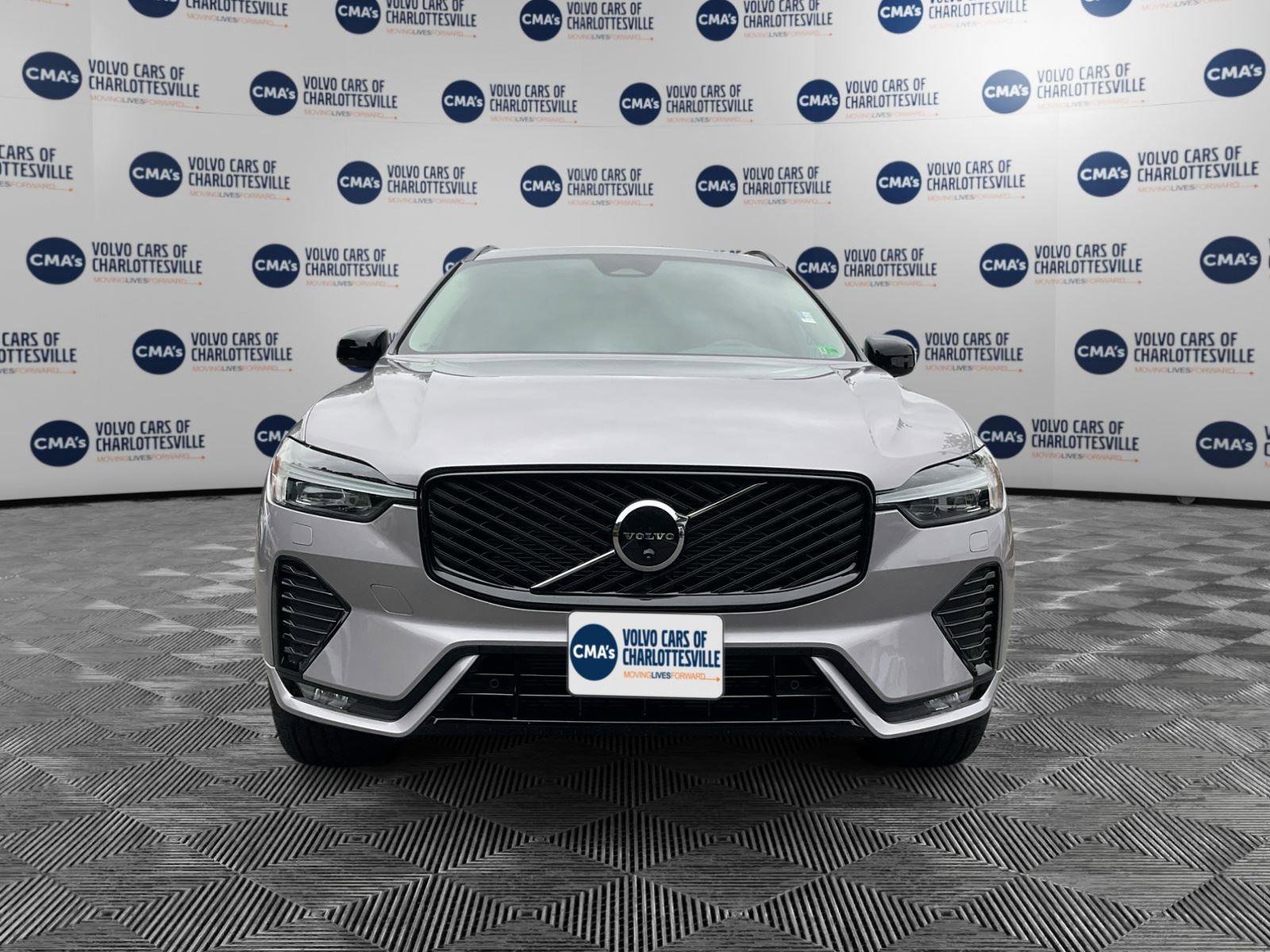 New 2026 Volvo XC60 B5 Plus w/ Protection Package Premier AWD/4WD image 8