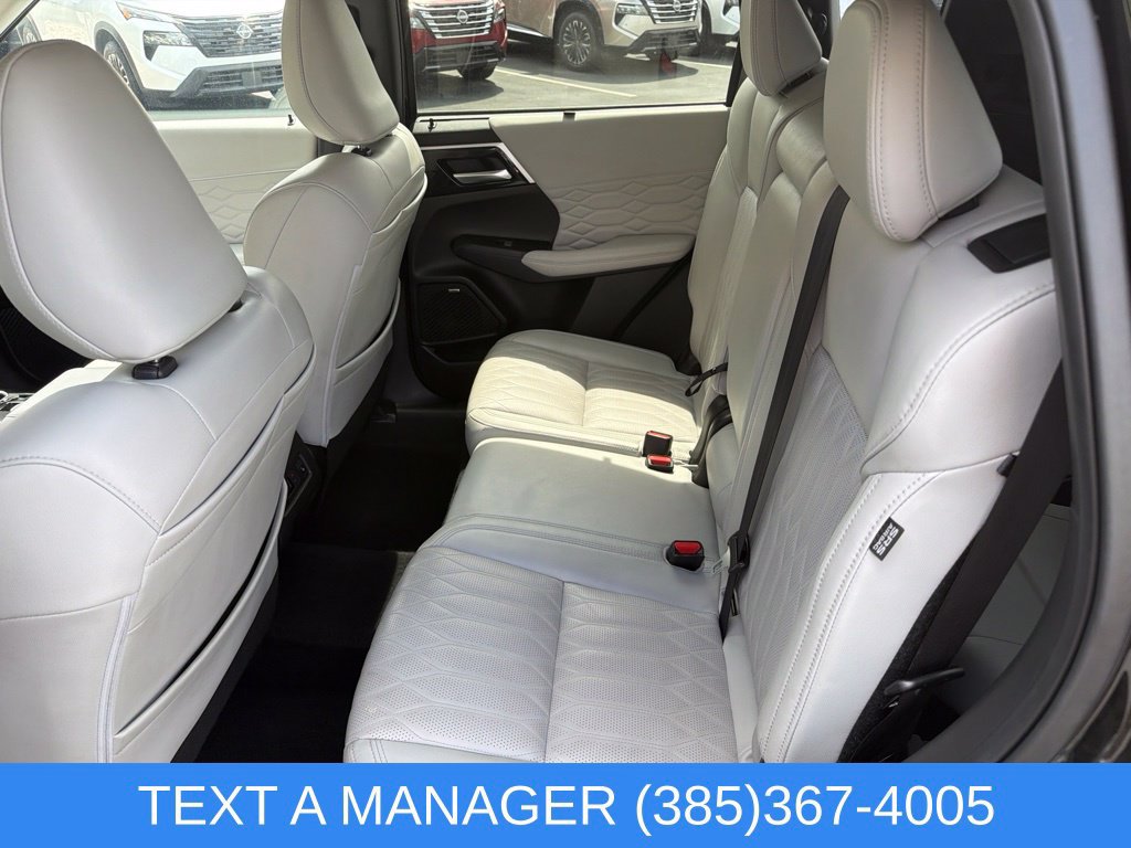 Used 2025 Mitsubishi Outlander SEL AWD/4WD image 18