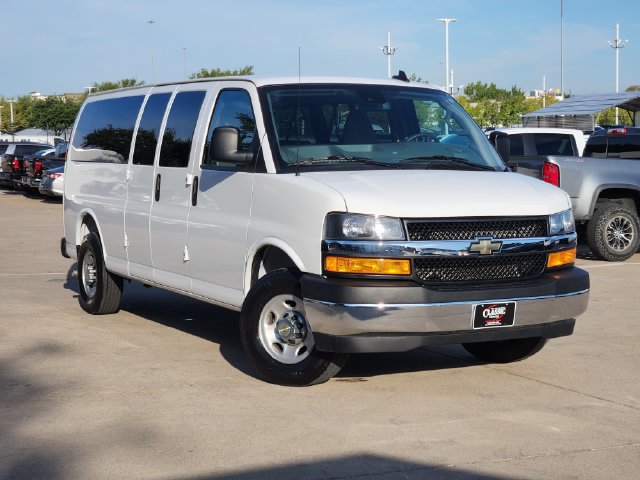 Used 2025 Chevrolet Express 3500 LT w/ LT Preferred Equipment Group RWD image 2